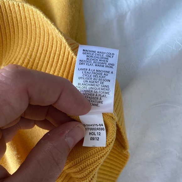 Banana Republic Factory Long Sleeve 1/2 Button Front Mustard V-Neck Cardigan M - Picture 9 of 13